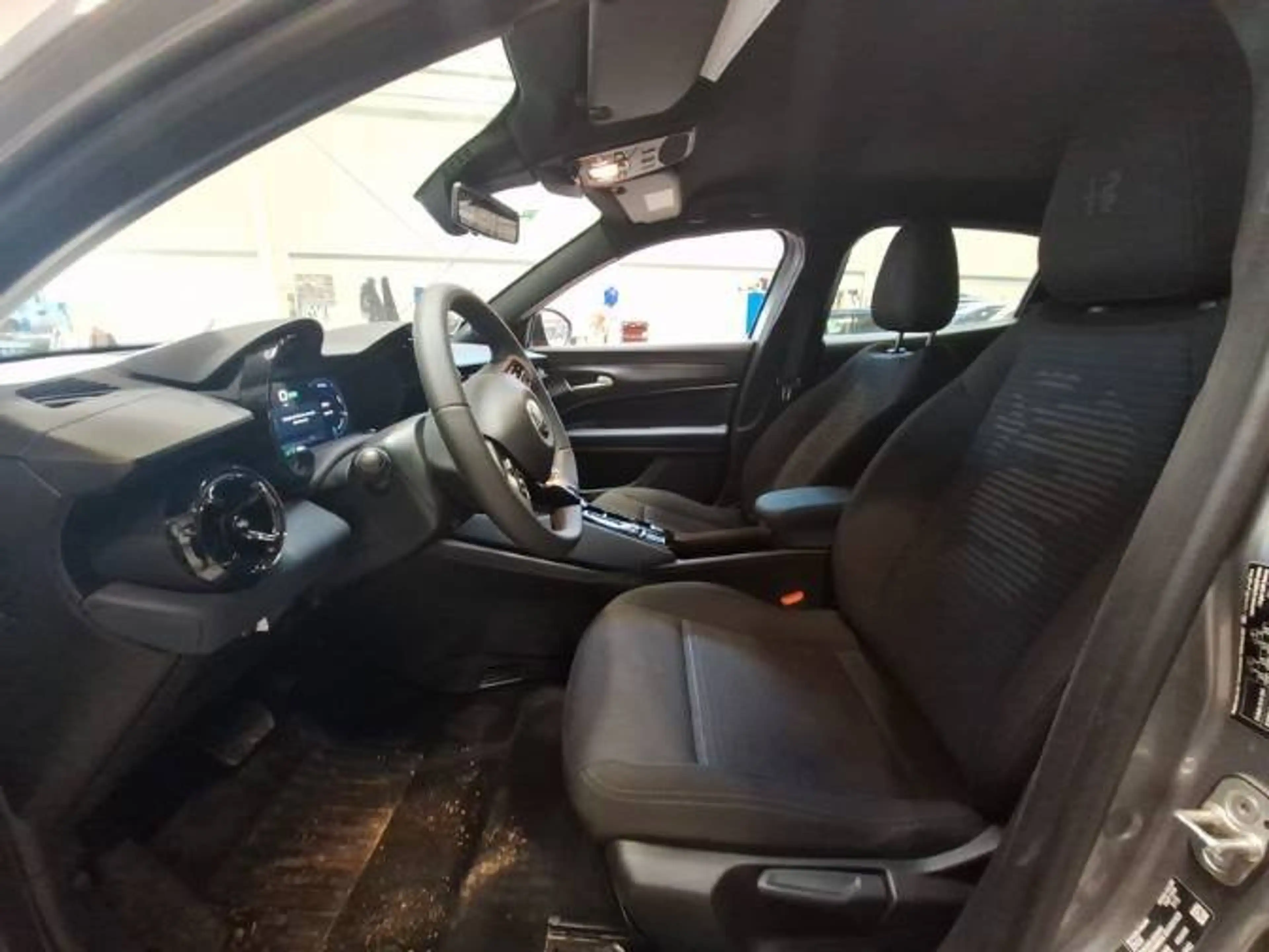 Alfa Romeo Junior Elettrica 54 kWh ACC/LED/PDC/Carplay — photo 10