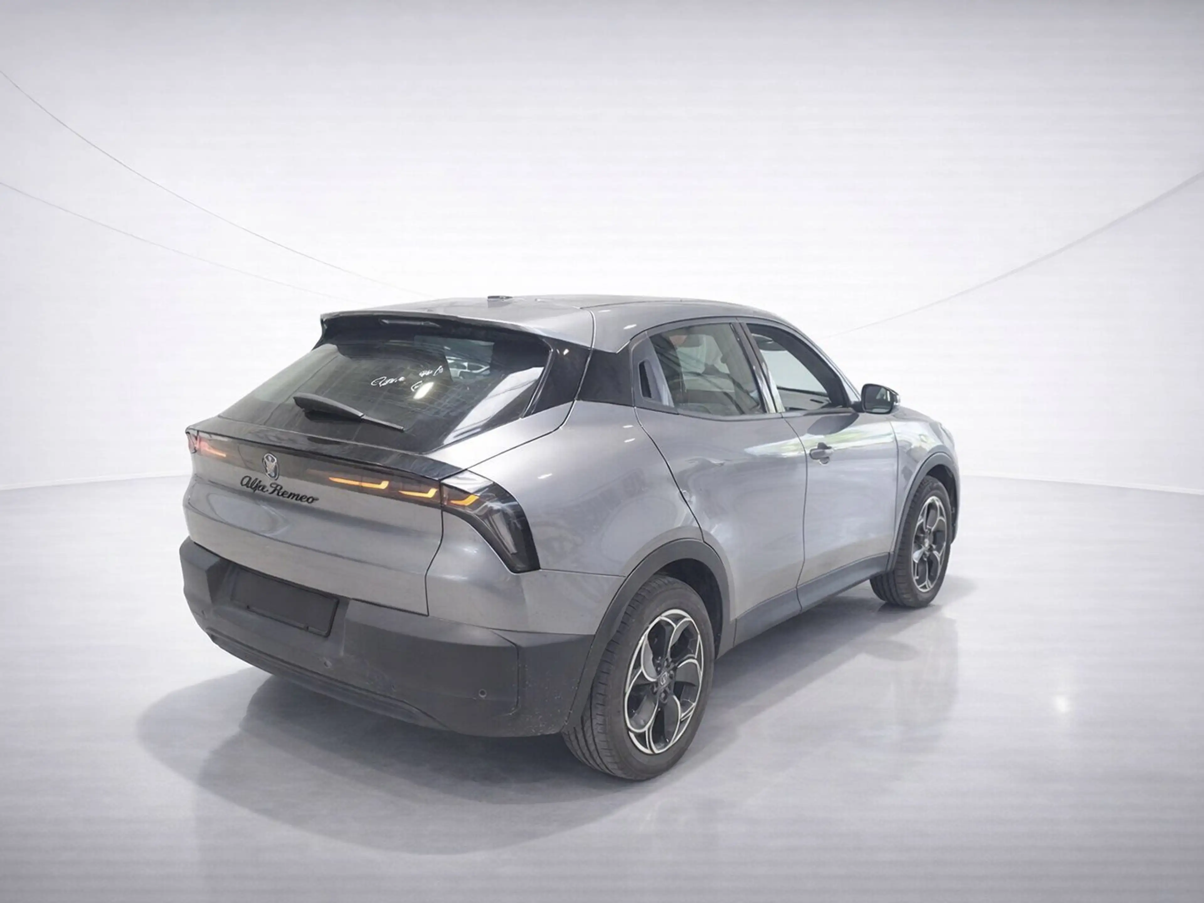 Alfa Romeo Junior Elettrica 54 kWh ACC/LED/PDC/Carplay — photo 5
