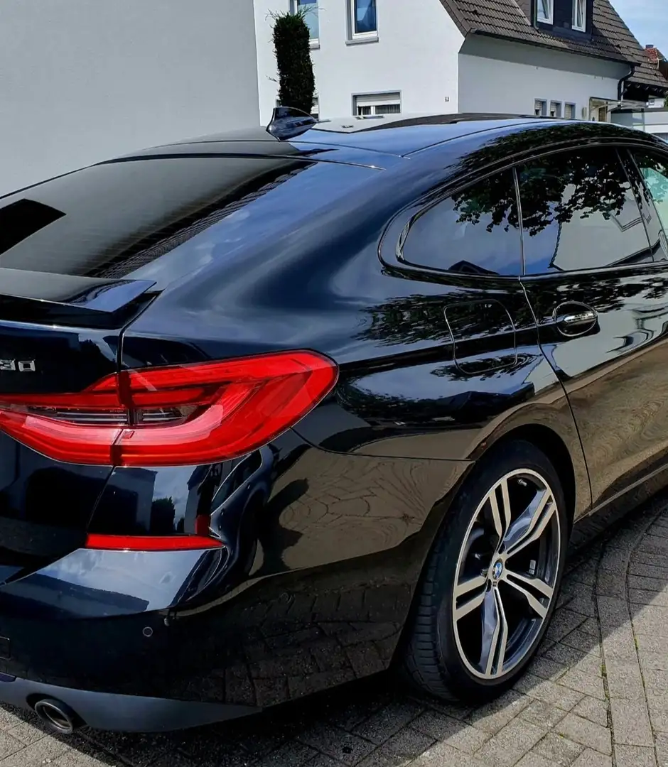 BMW 630 630d+Gran+Turismo+Sport+Line Černá - 2