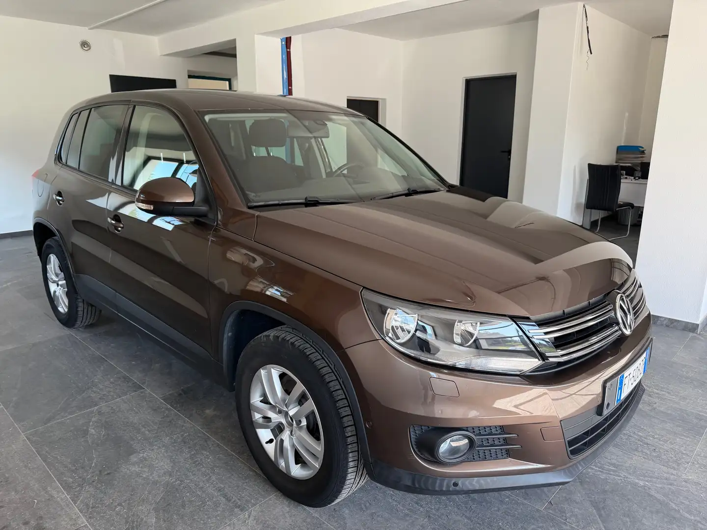 Volkswagen Tiguan Tiguan 2.0 tdi Sport Brons - 2