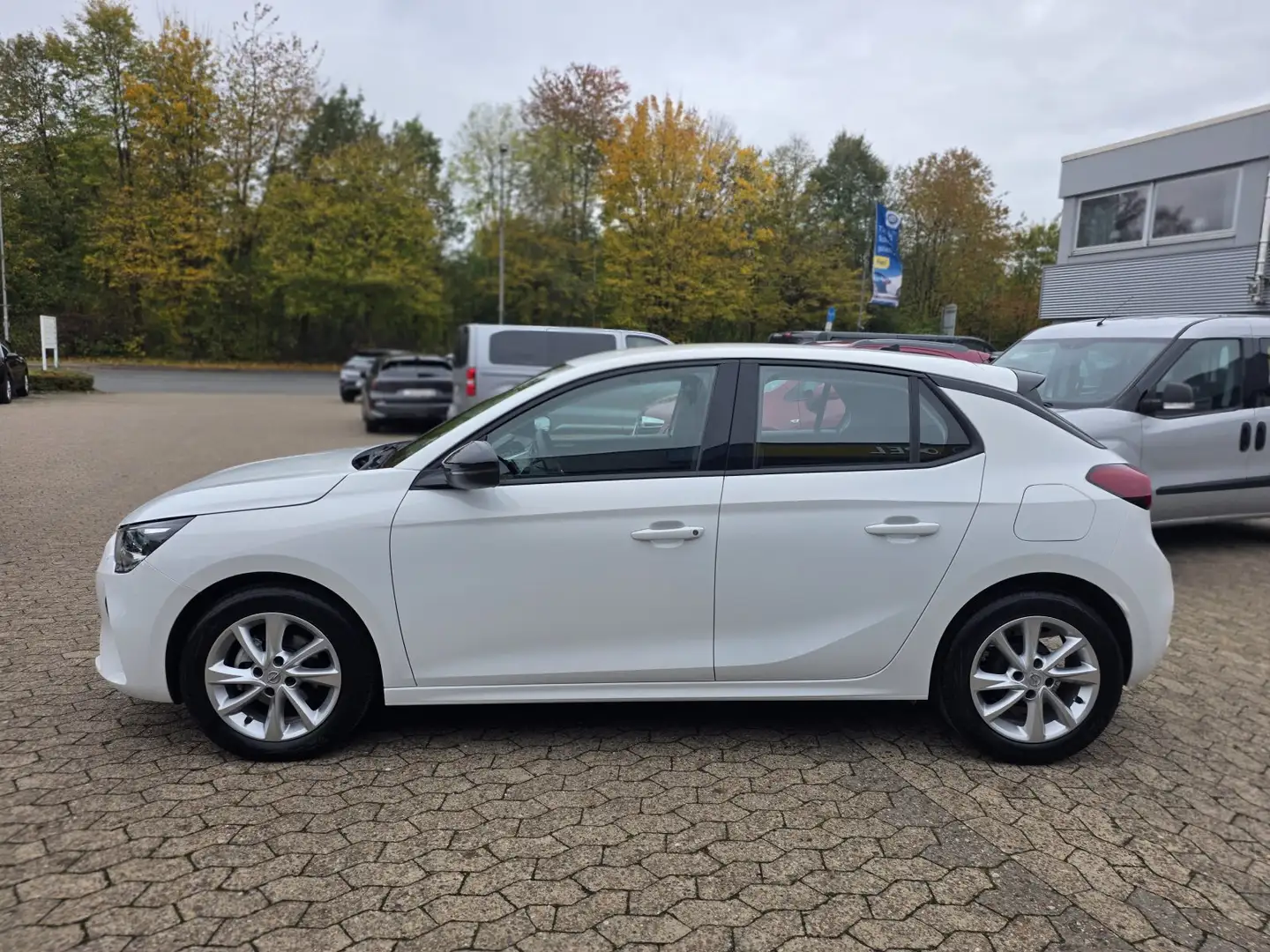 Opel Corsa Business Edition NAVI/PDC/ALU/LED-SW Weiß - 2