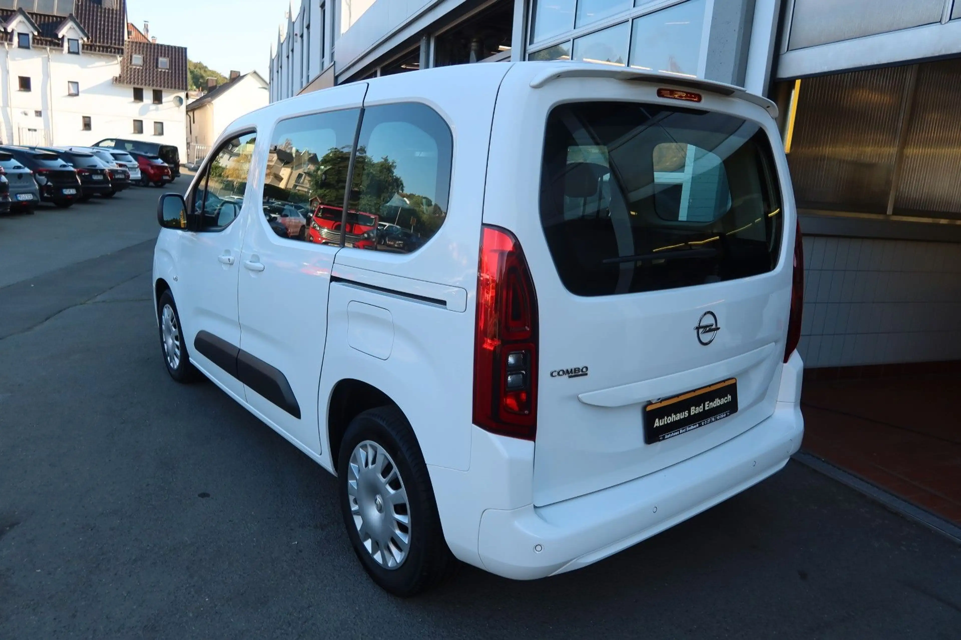 Opel Combo Life E Edition — photo 11