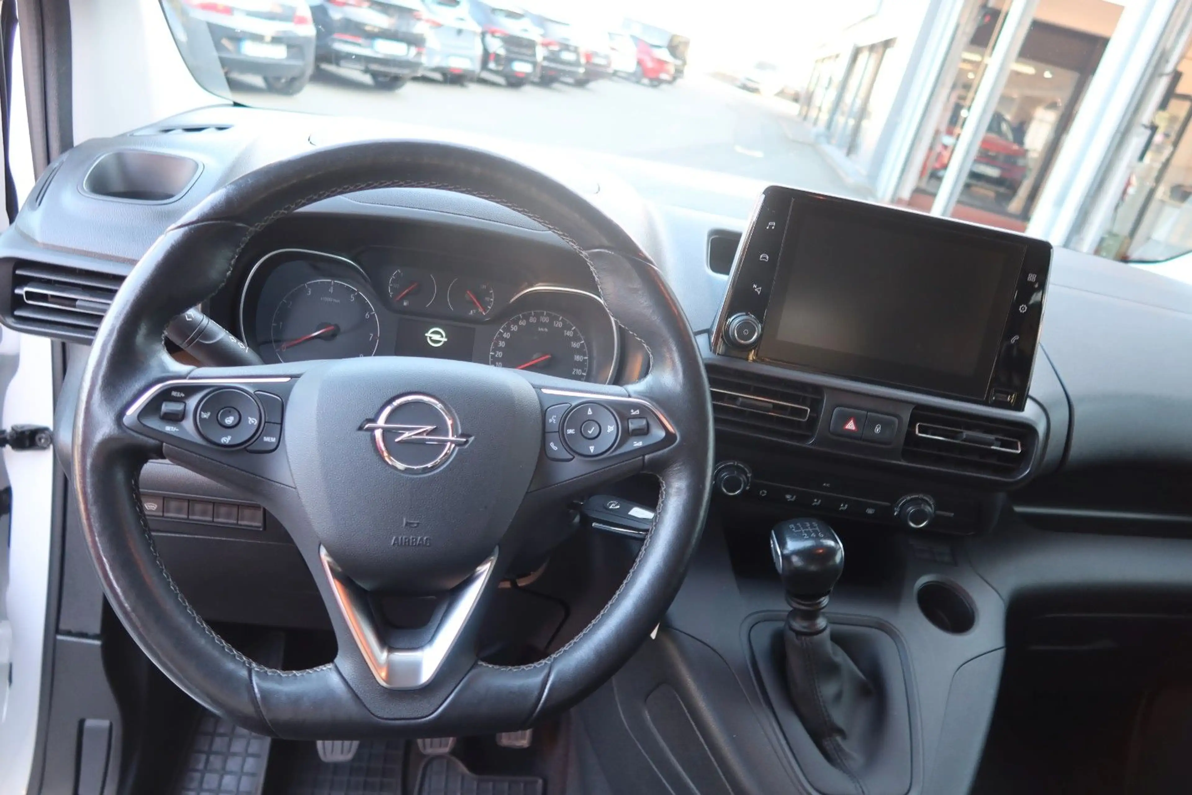 Opel Combo Life E Edition — photo 15