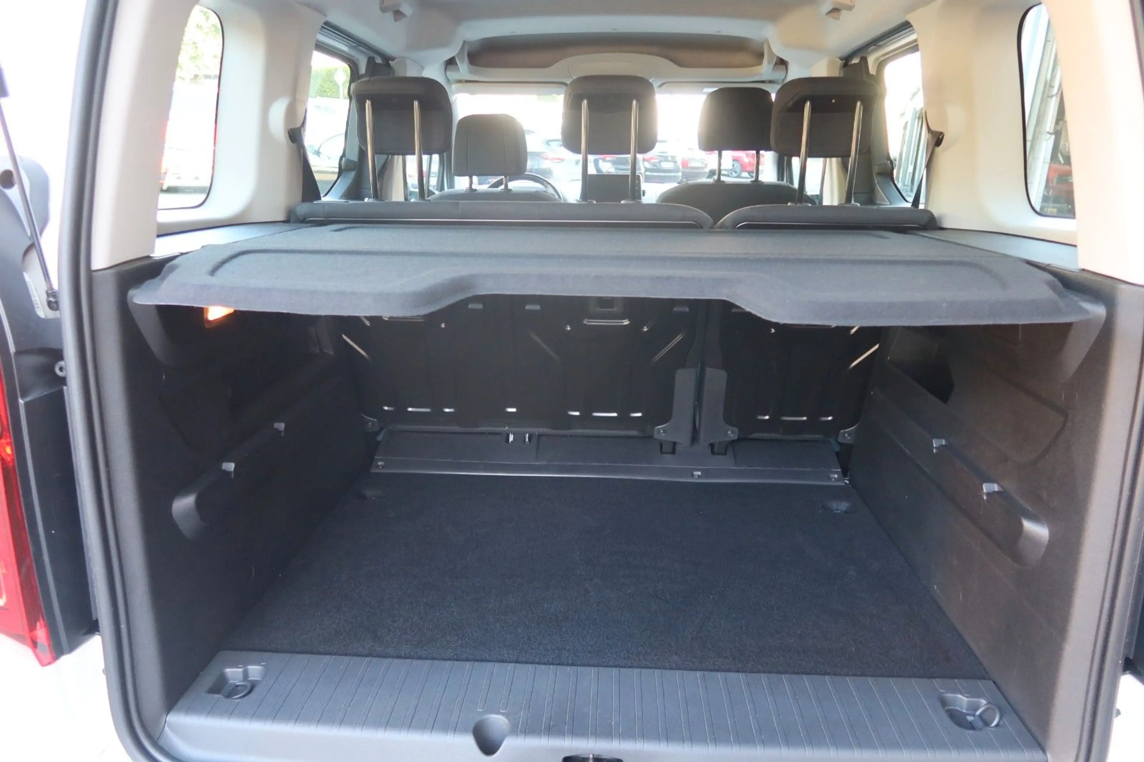 Opel Combo Life E Edition — photo 9