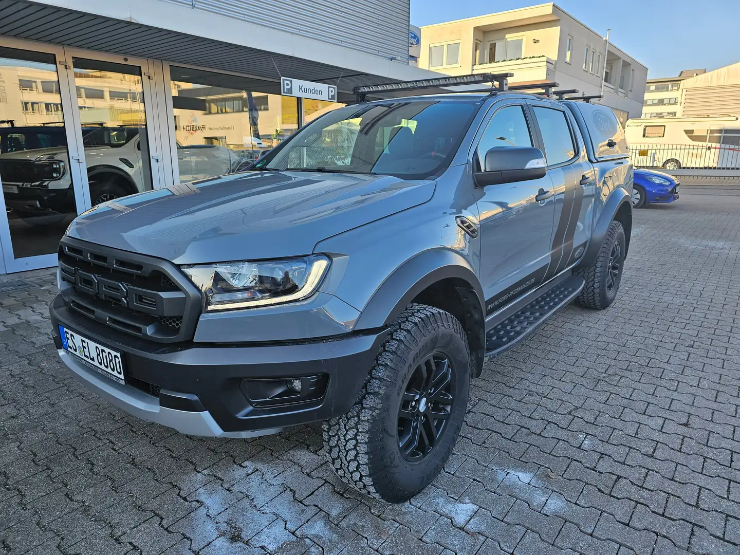 Ford Ranger Raptor mit Front Runner Dachtr.+LED Lightbar Gris - 1