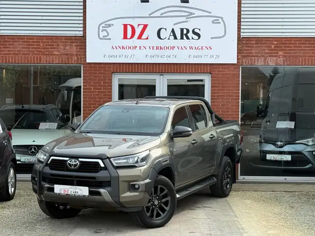 Toyota Hilux INVINCIBLE 2.8D 204PK |✅LEDER | ACC | JBL | LED |