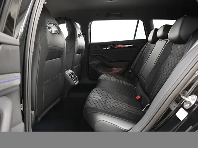 Volkswagen Passat view 13