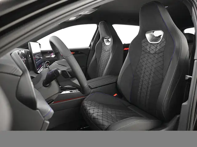 Volkswagen Passat view 11