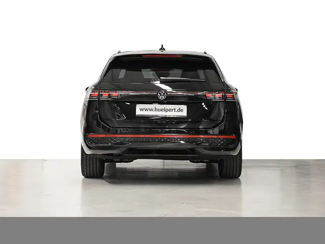 Volkswagen Passat view 4