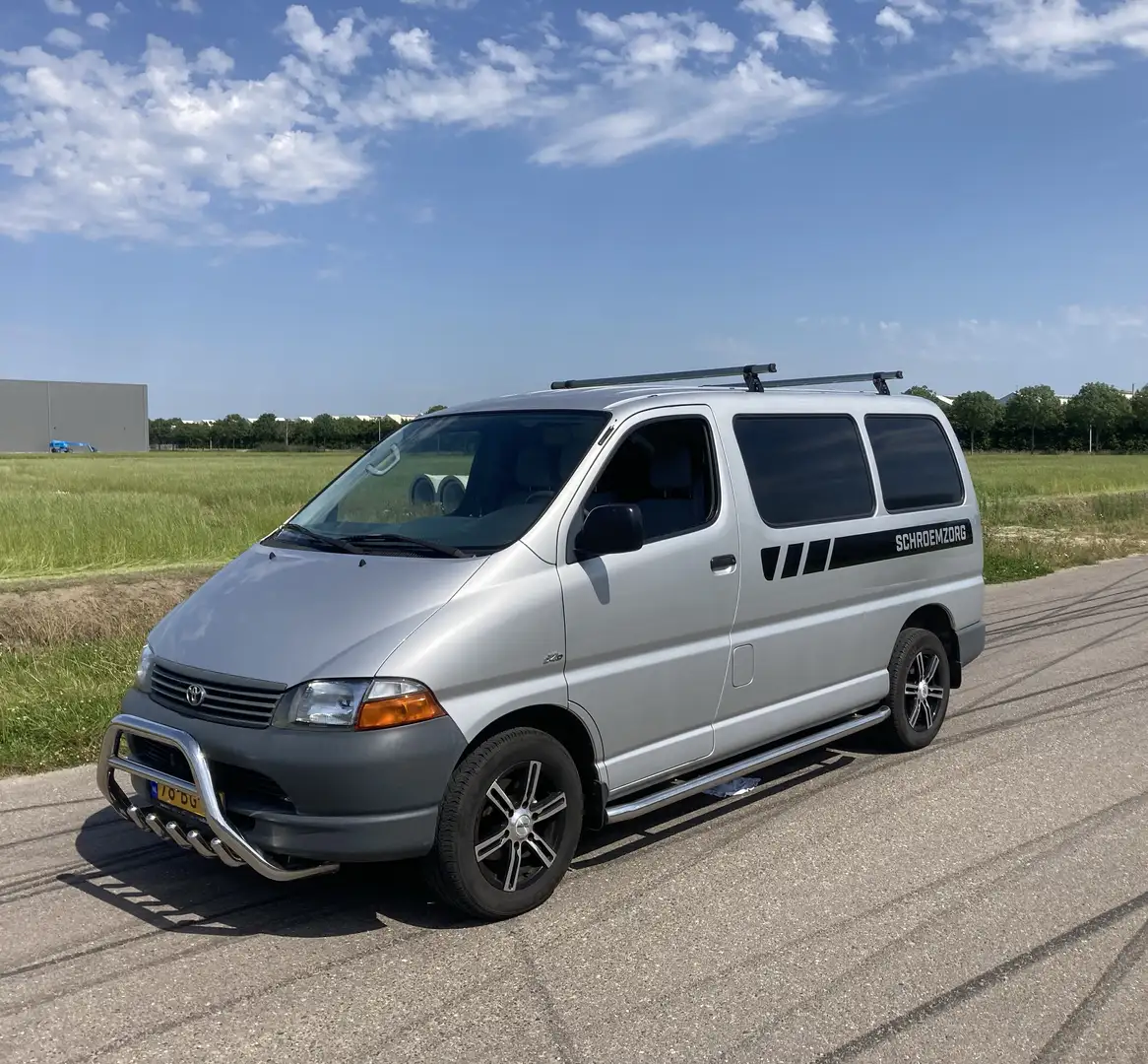 Toyota Hiace D-4D - 1