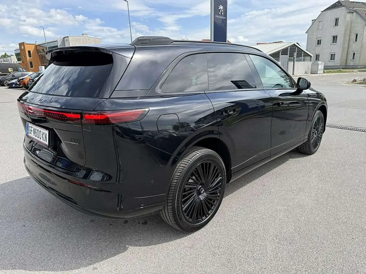 XPENG G9
