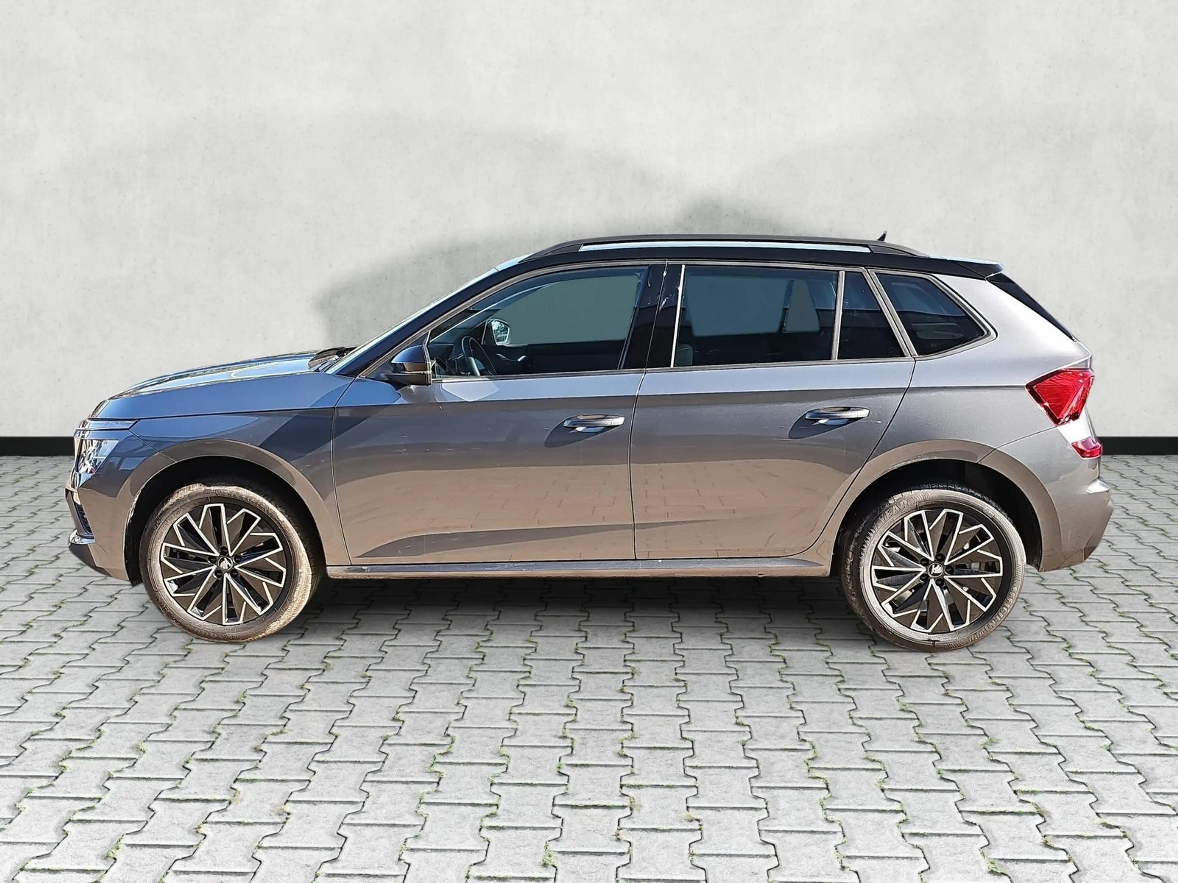 Skoda Kamiq Selection 1.0 TSI DSG Black 17Z Kamera AHK 85 k... — photo 4