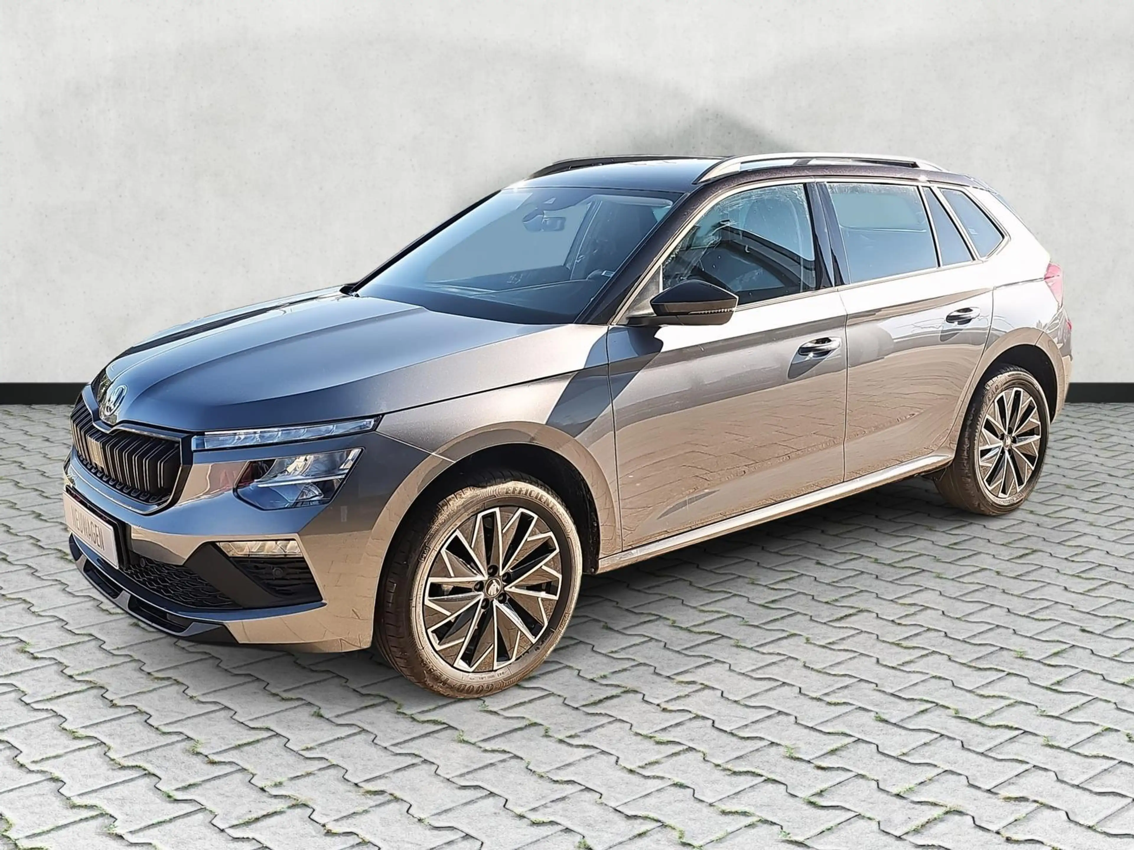 Skoda Kamiq Selection 1.0 TSI DSG Black 17Z Kamera AHK 85 k... — photo 3