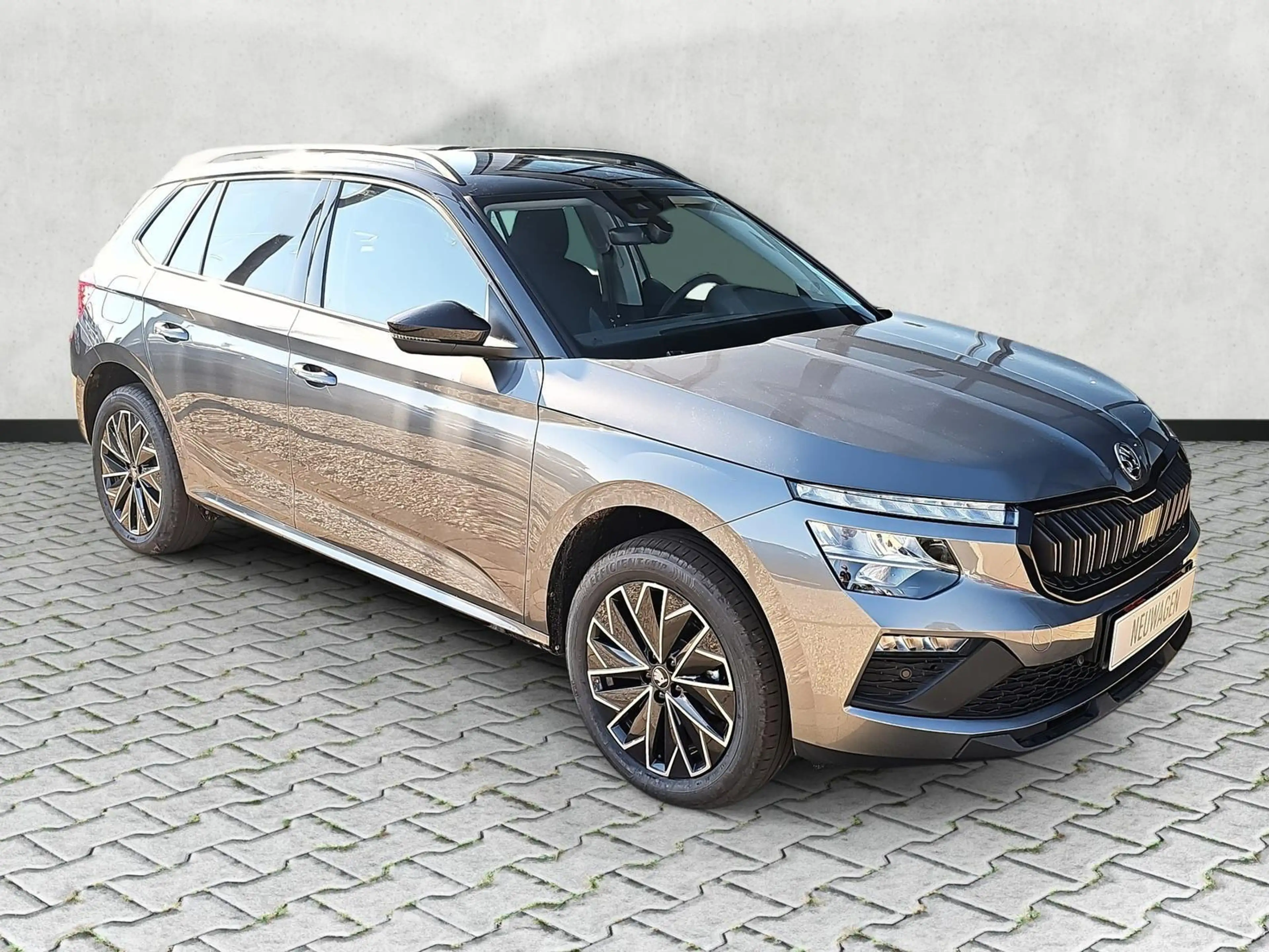 Skoda Kamiq Selection 1.0 TSI DSG Black 17Z Kamera AHK 85 k...