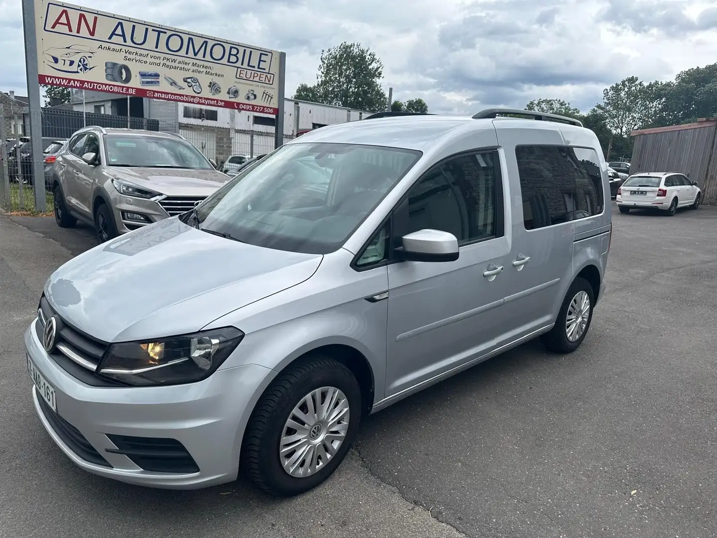 Volkswagen Caddy Trendline Gris - 1