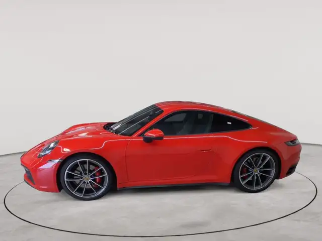 Porsche 911 view 6