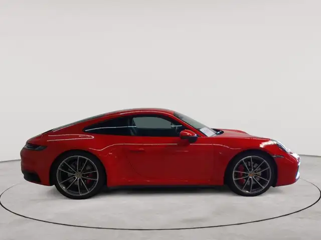 Porsche 911 view 3
