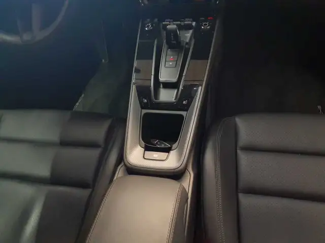 Porsche 911 view 10