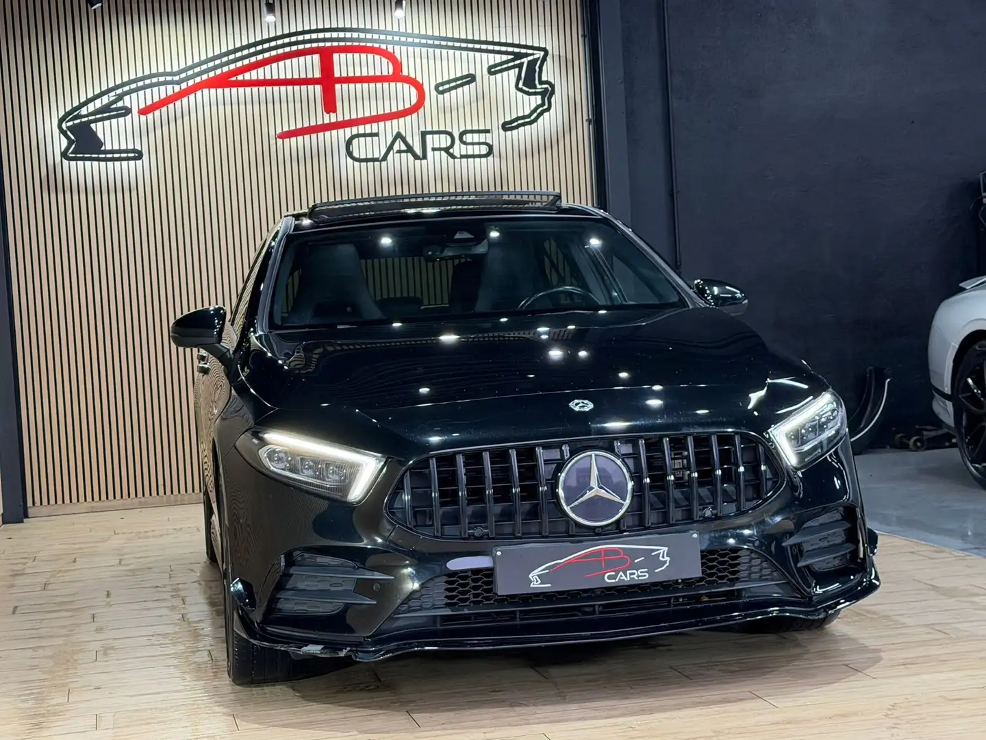 Mercedes-Benz A 250 e PHEV * PACK AMG / LOOK A35 AMG * GAR 12 MOIS * Noir - 2