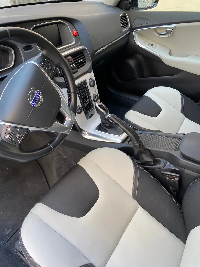 Volvo V40 Cross Country V40 II 2012 Cross Country 2.0 d3 Moment Alb - 1