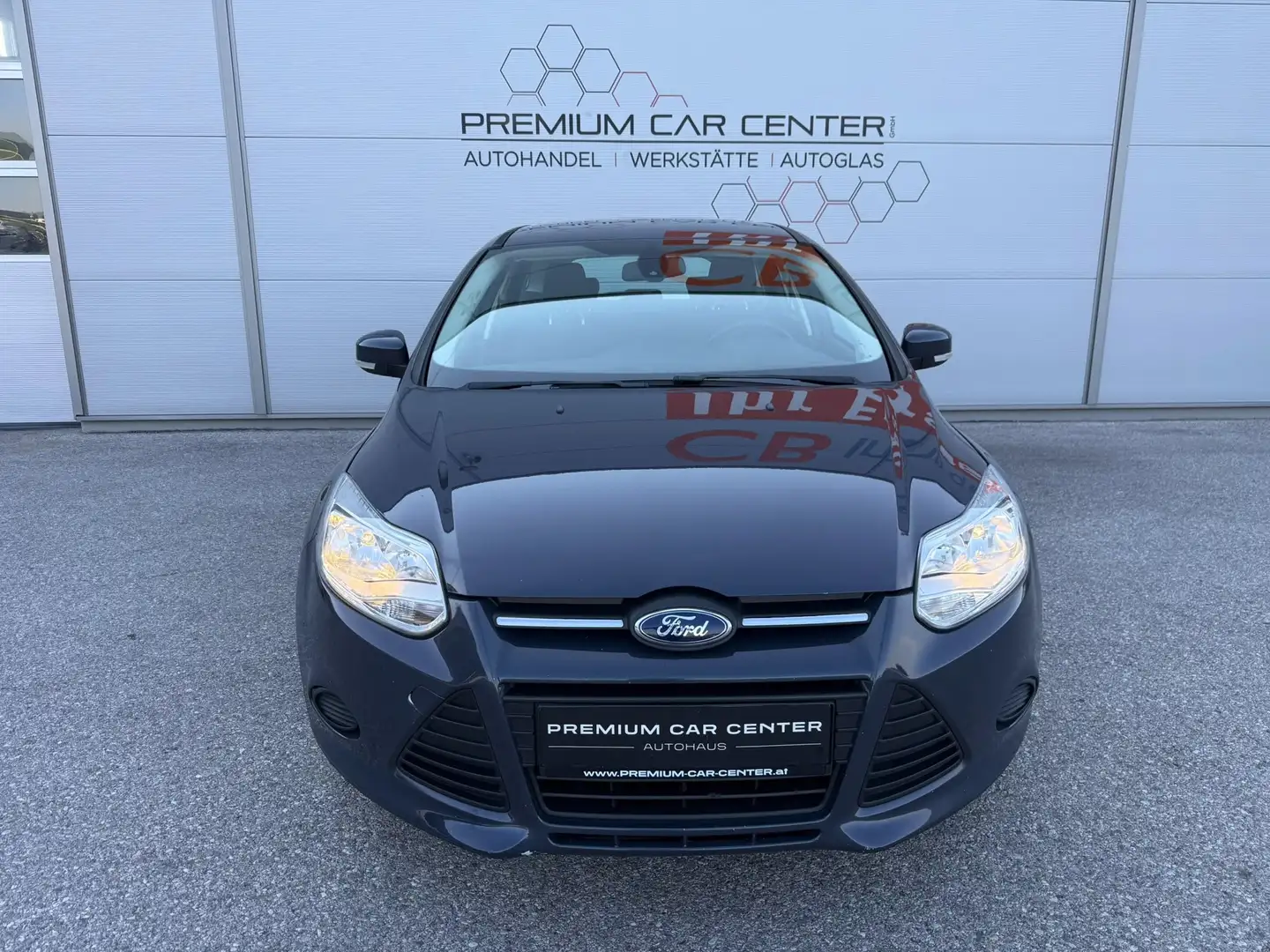 Ford Focus 1,6 TDCi Sync Edition Grau - 2