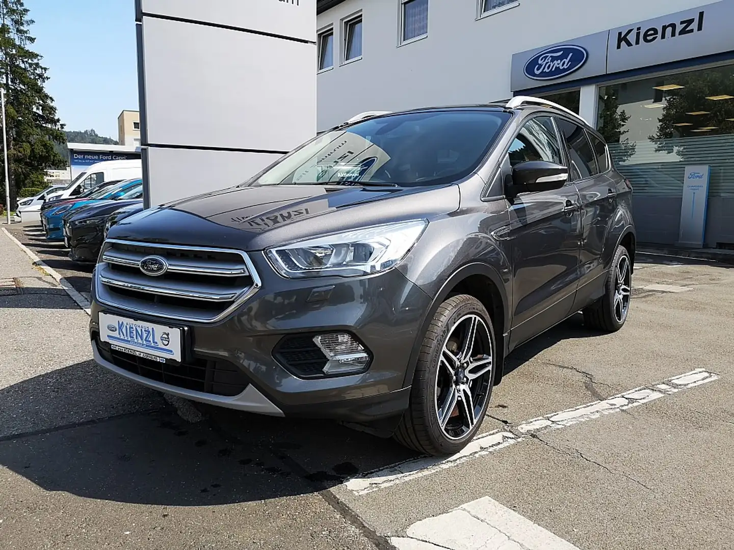 Ford Kuga 1,5 TDCi Titanium Start/Stop Gris - 1