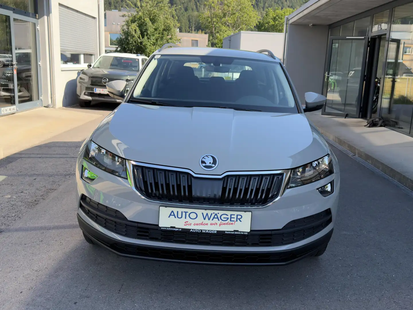 Skoda Karoq Ambition Grau - 2