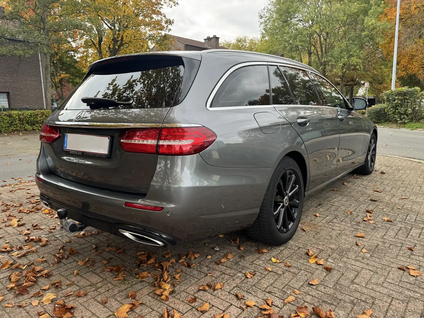 Mercedes-Benz E 200 d T 9G-TRONIC LIMOUSINE - 2