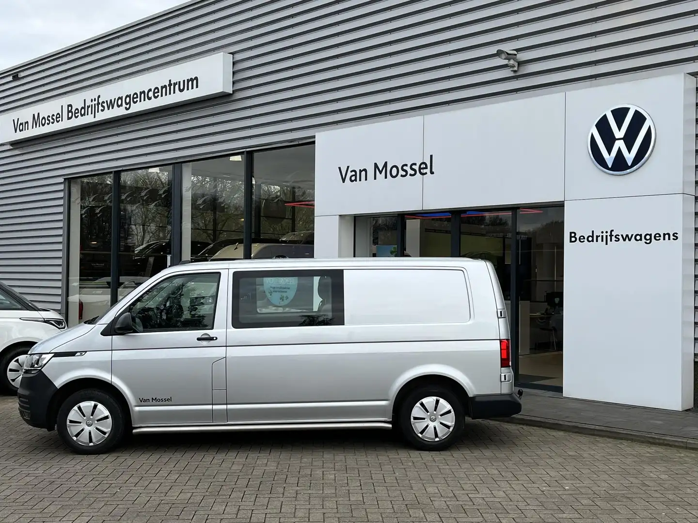 Volkswagen T6.1 Transporter 2.0 TDI L2H1 | Airco | Trekhaak | Achteruitrijcame Argent - 2