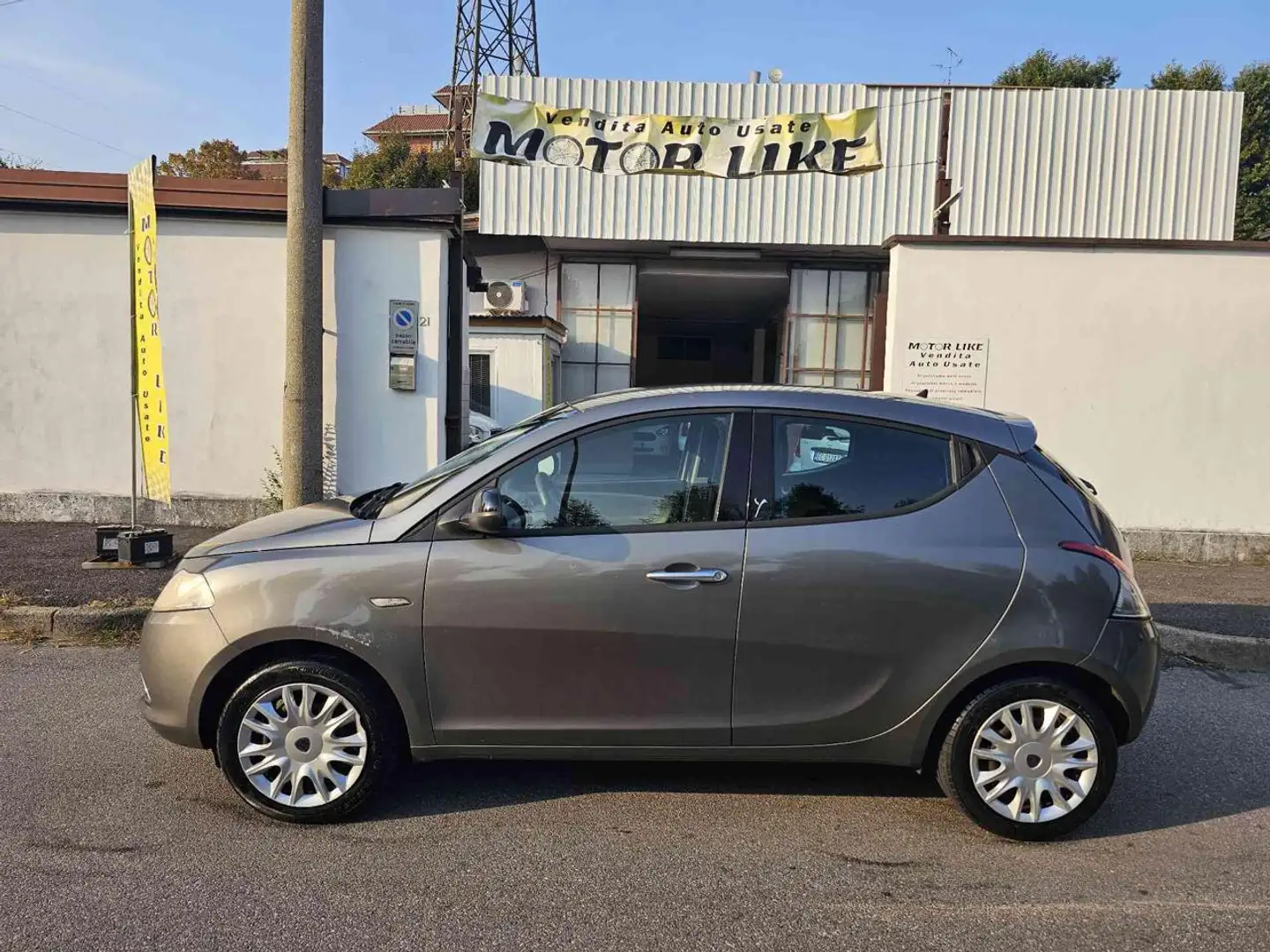 Lancia Ypsilon 1.2 69 CV 5 porte S&S Gris - 2
