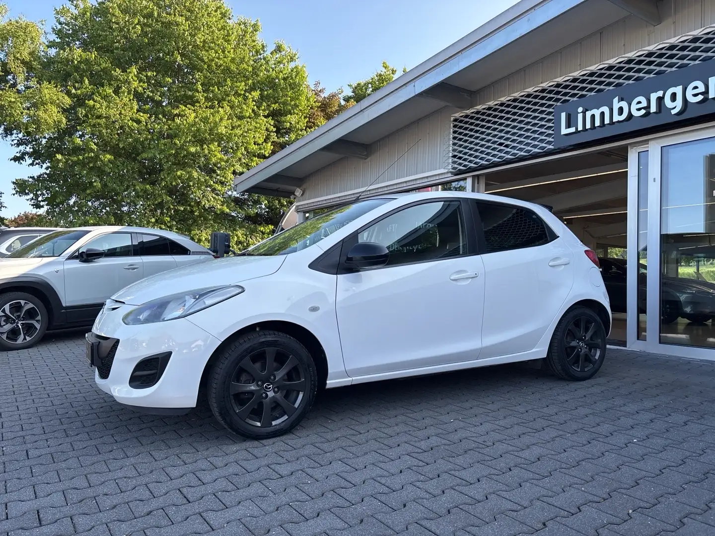 Mazda 2 L 1.3l MZR 75PS 5T 5GS AL-IRO Arachneweiß Metallic Weiß - 2