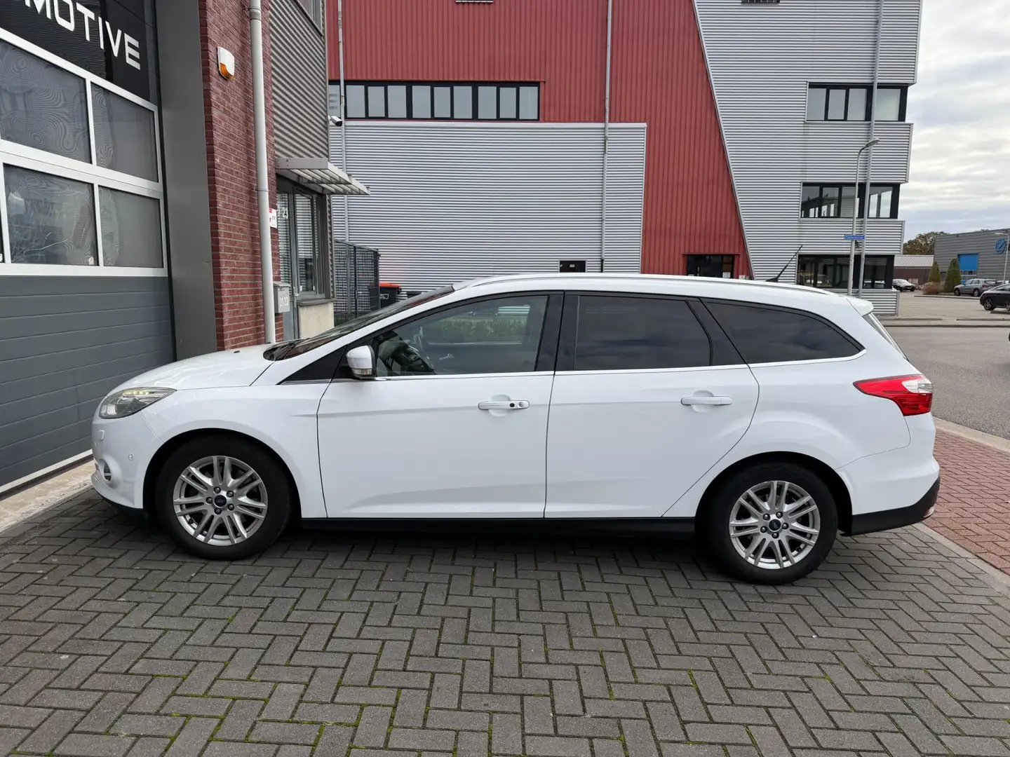 Ford Focus Wagon 1.6 EcoBoost Titanium LED Navi Keyless PDC Blanc - 2