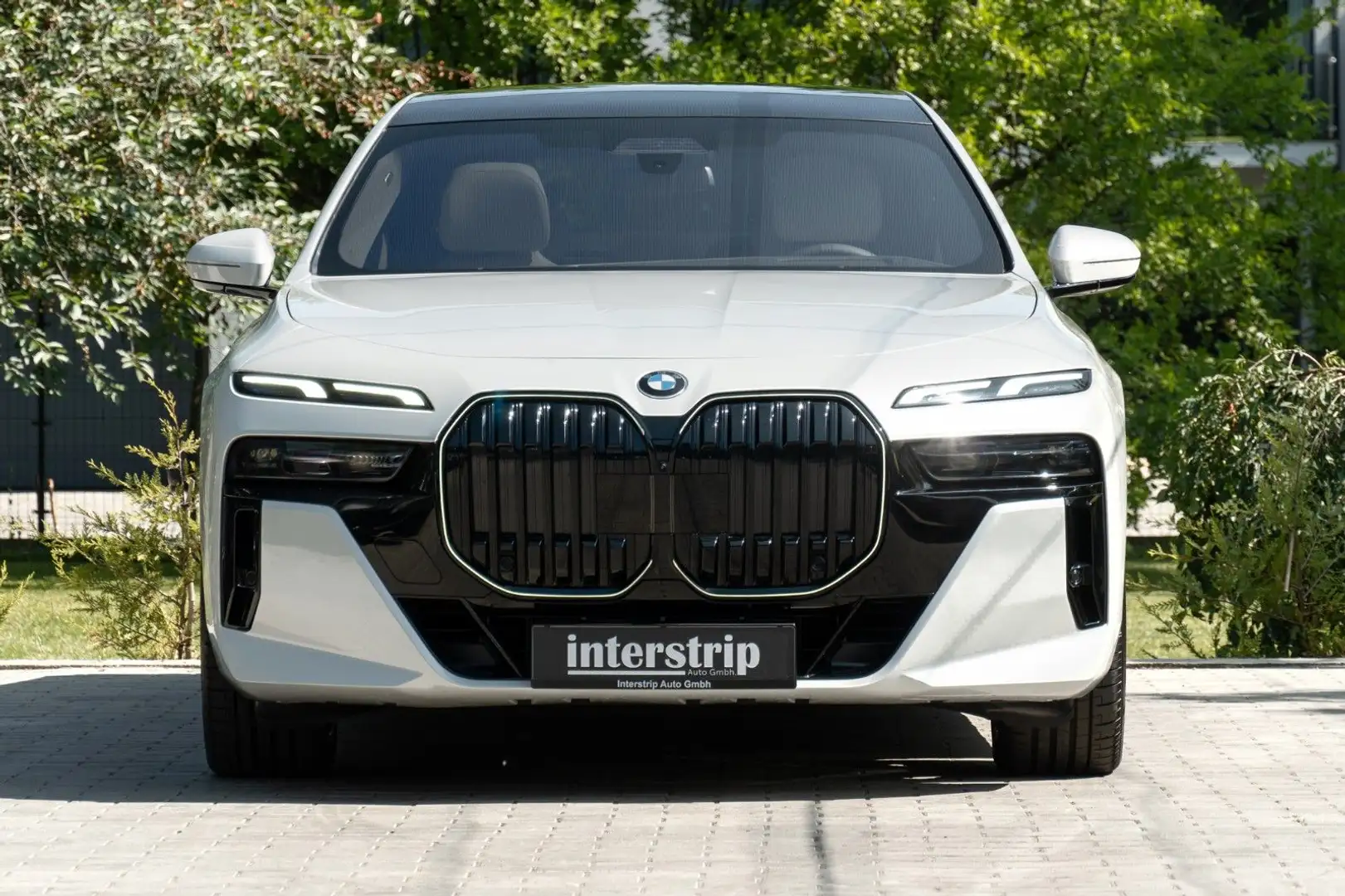 BMW 740 d M SPORT.CONNOISSEUR.SKY.DR.ASS.PRO.5/100 Weiß - 2