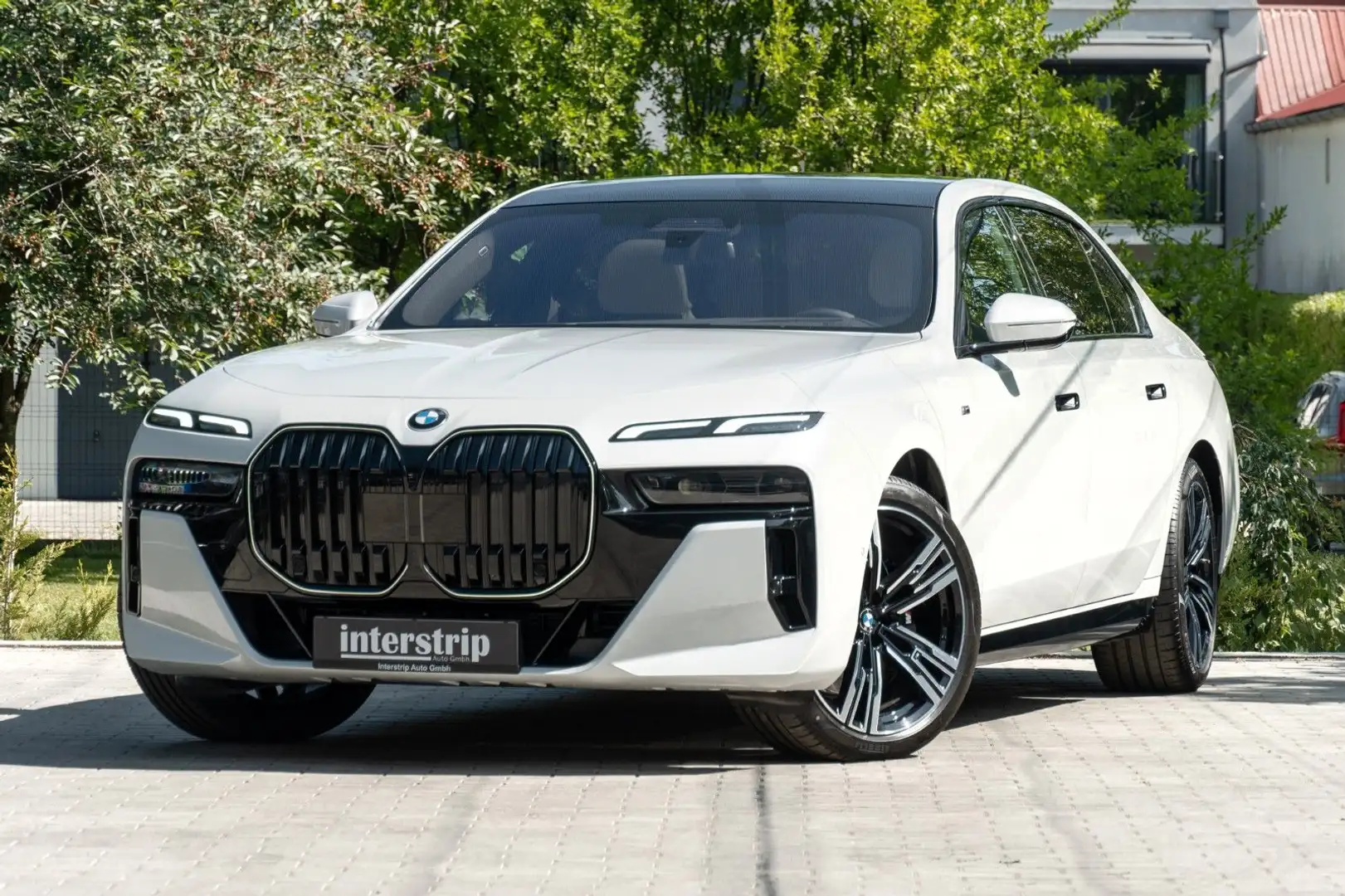 BMW 740 d M SPORT.CONNOISSEUR.SKY.DR.ASS.PRO.5/100 Weiß - 1