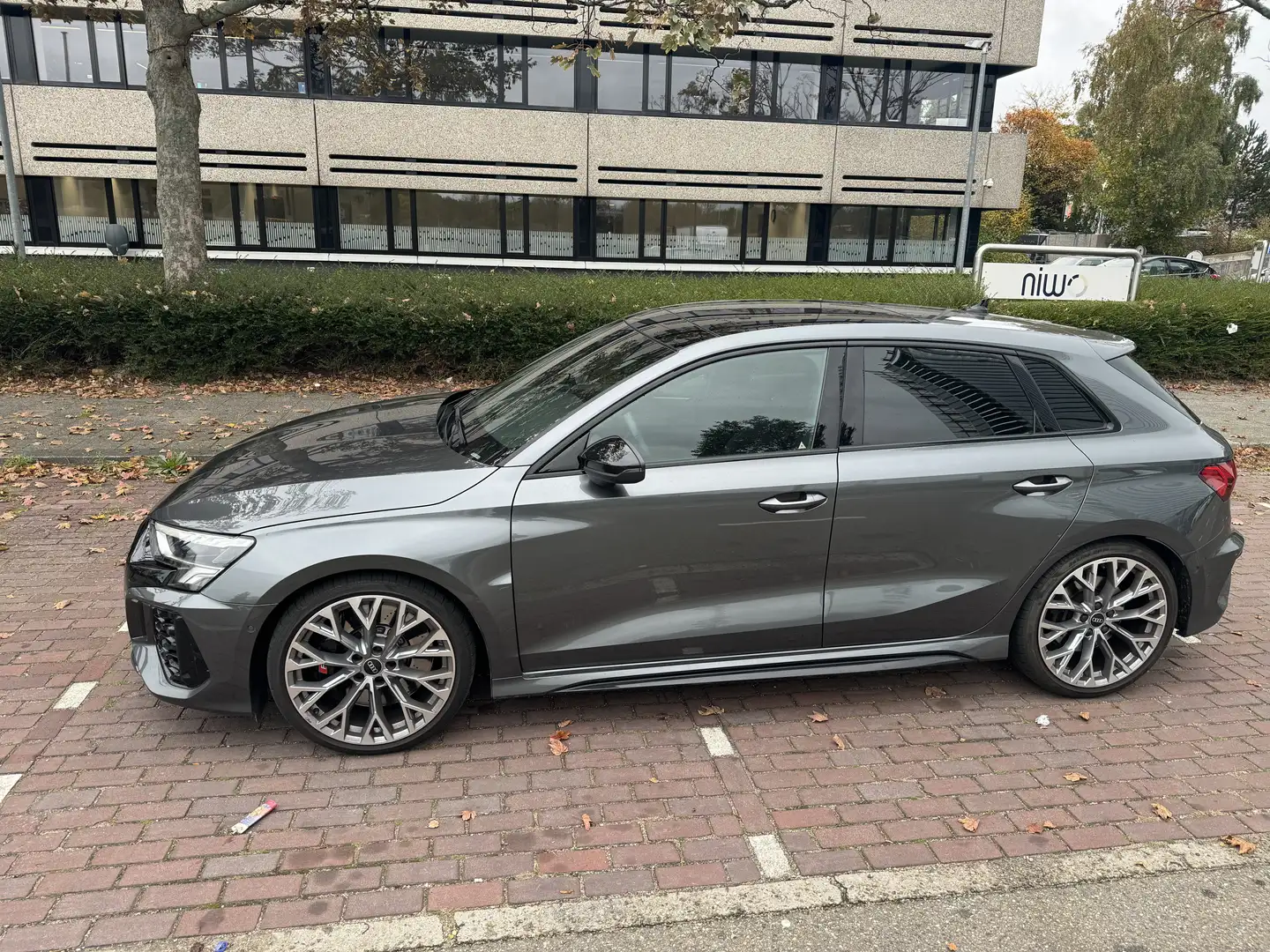 Audi RS3 2.5 TFSI quatt. Grijs - 2