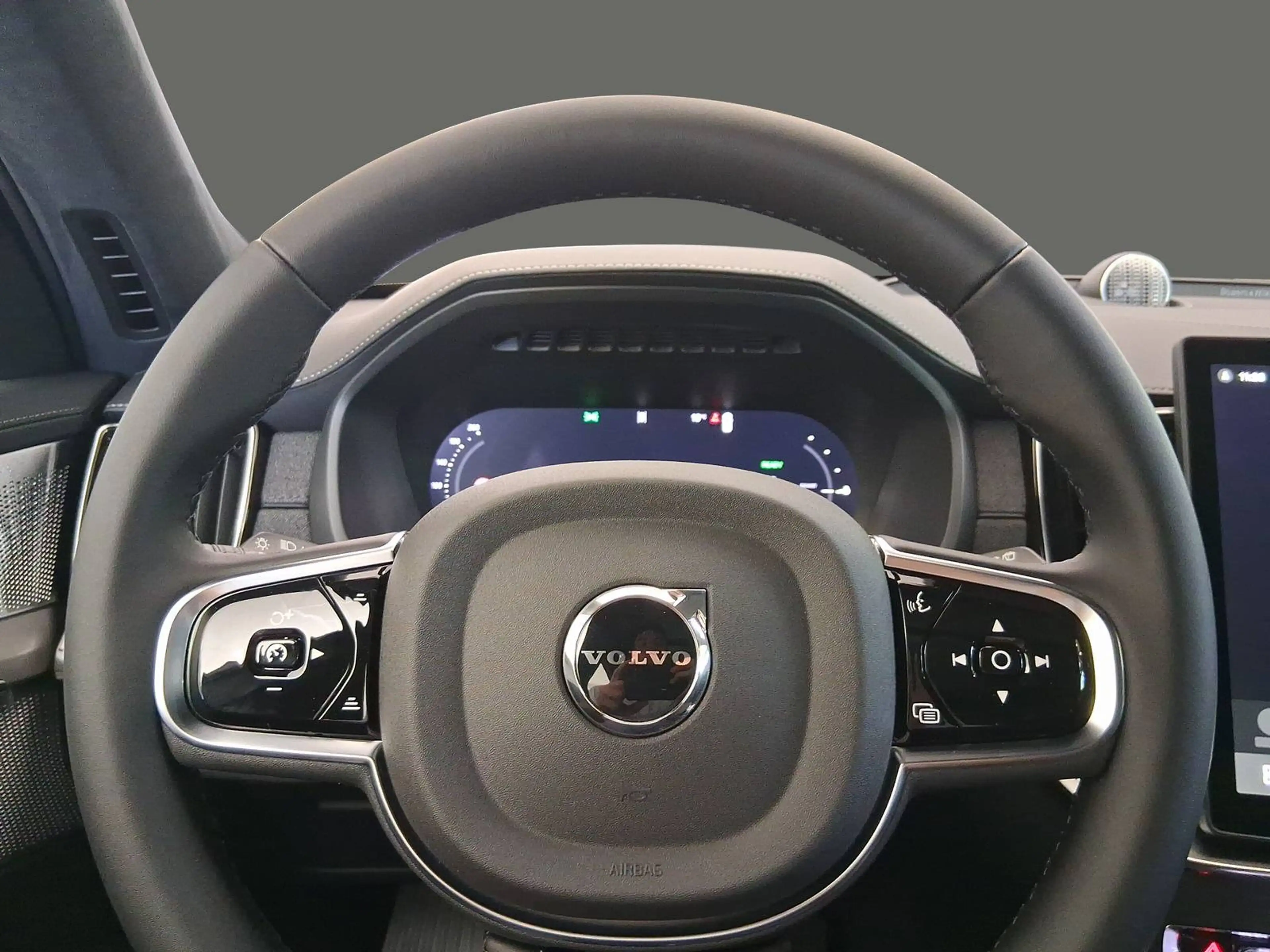 Volvo XC90 T8 AWD PHEV Black Edition Ultra AHK Bowers&Wilkins — photo 13