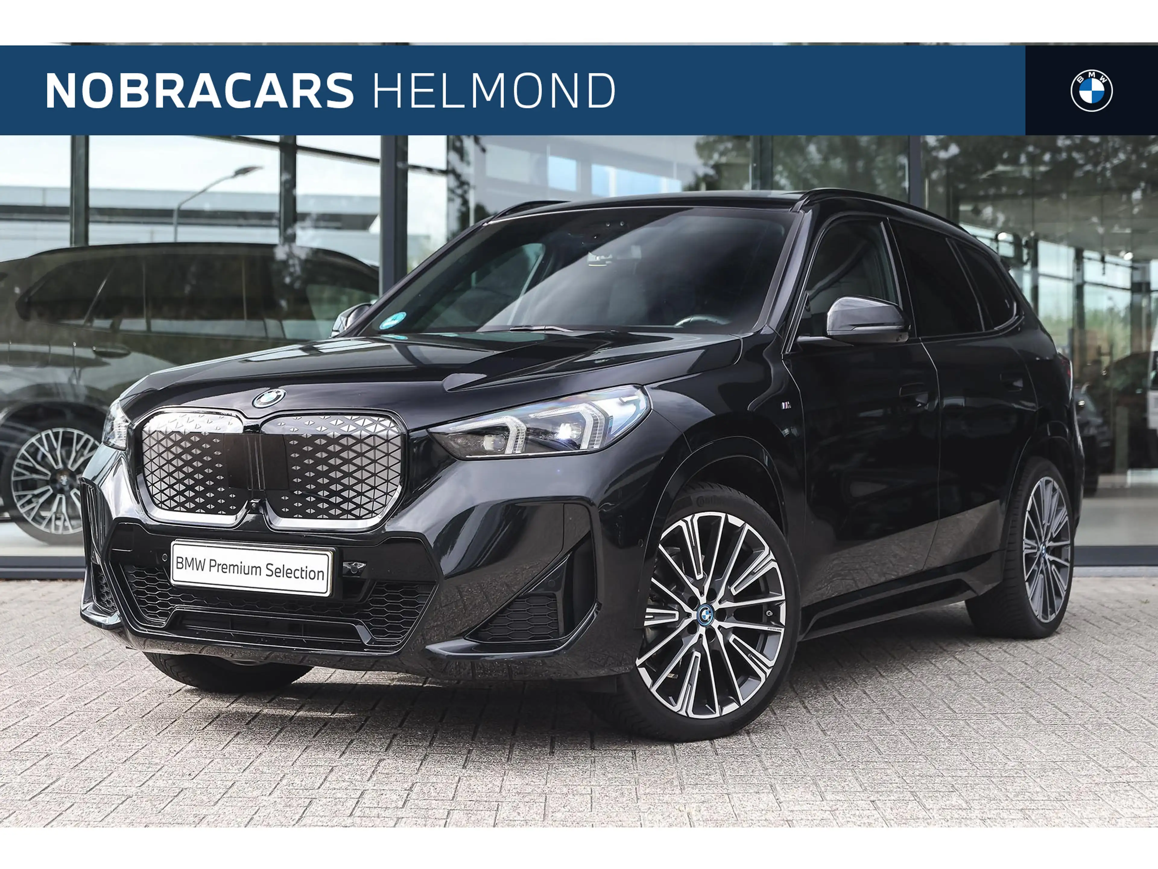 BMW iX1 xDrive30 M Sport / Trekhaak / Panoramadak / Comfor