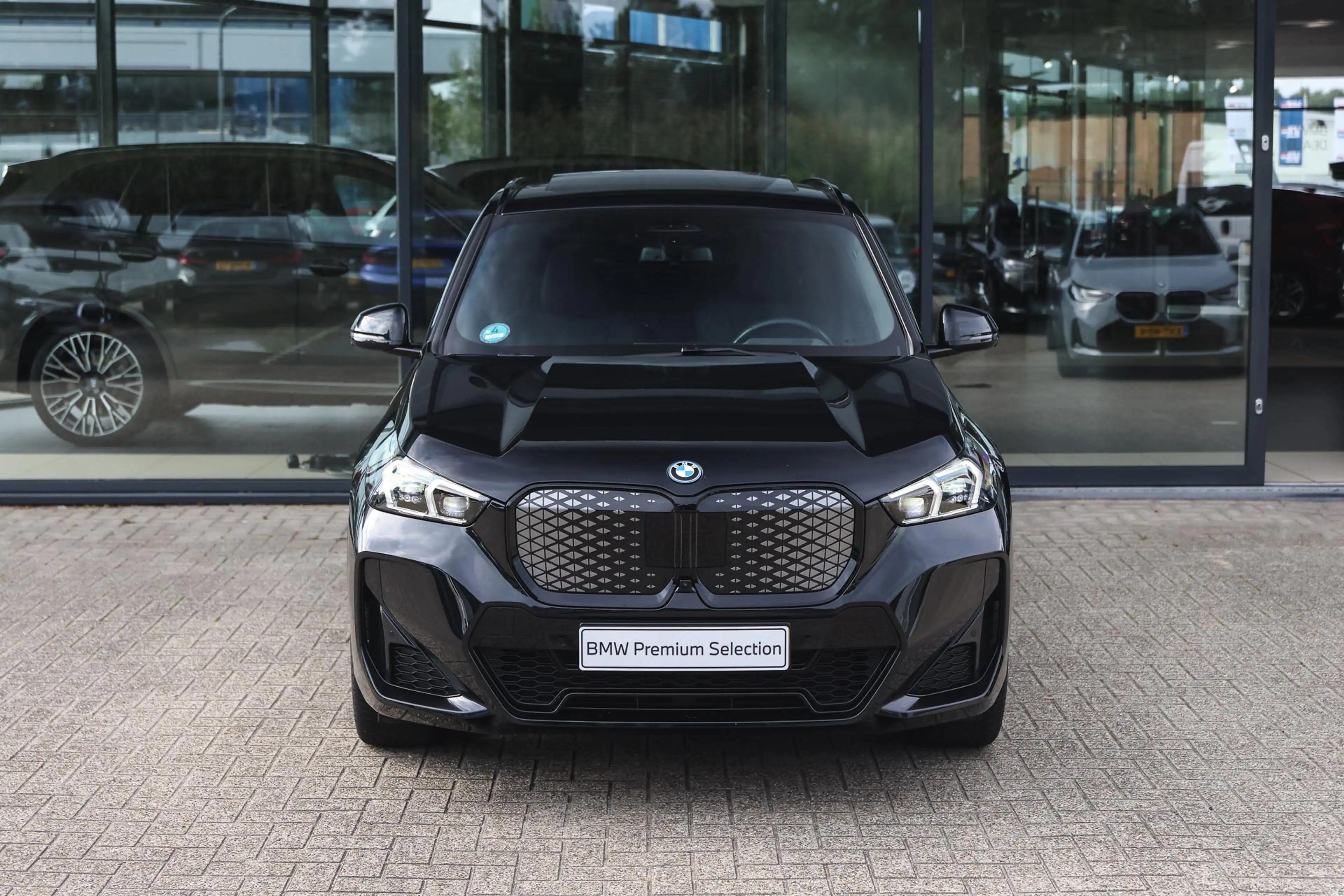 BMW iX1 xDrive30 M Sport / Trekhaak / Panoramadak / Comfor — photo 7