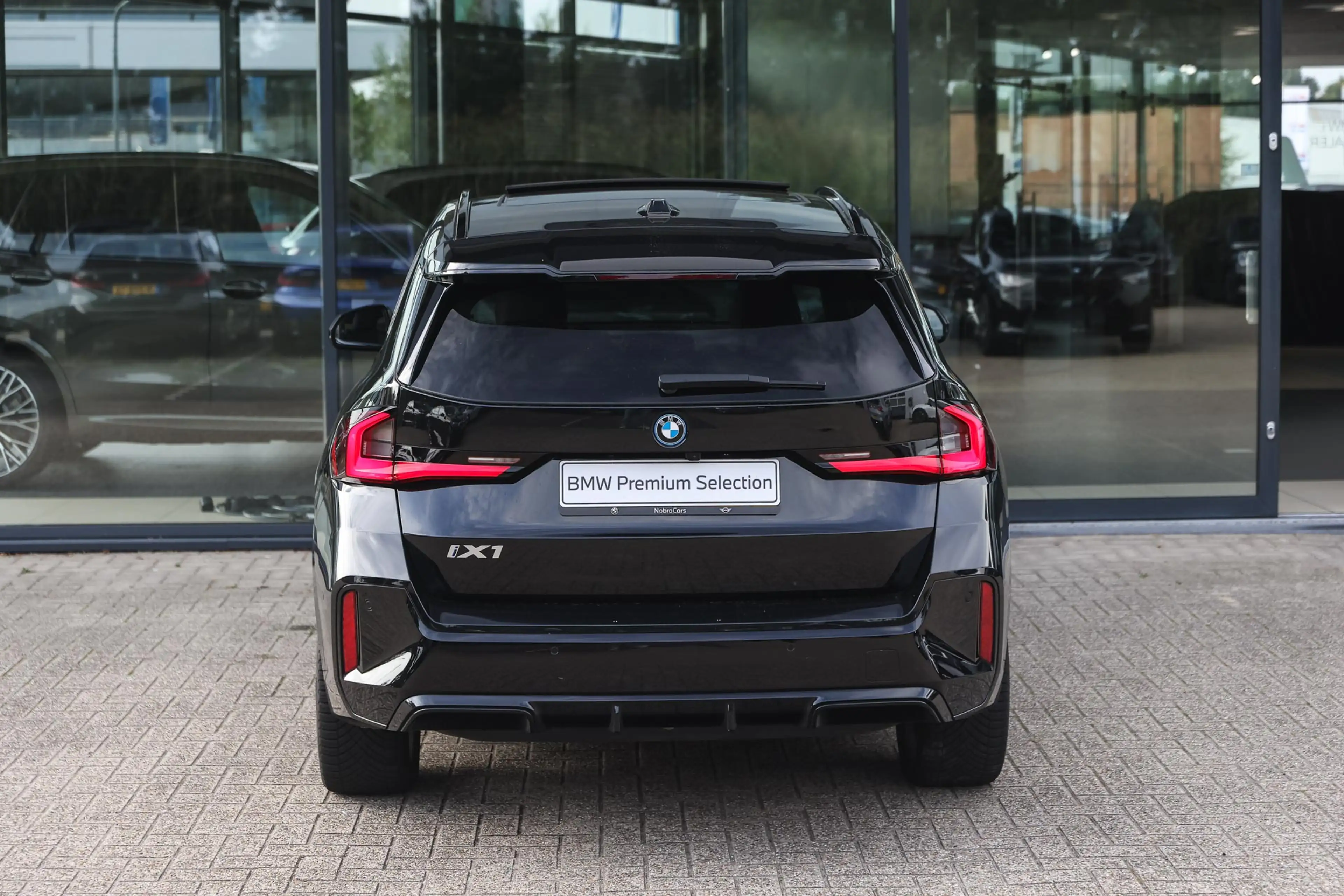 BMW iX1 xDrive30 M Sport / Trekhaak / Panoramadak / Comfor — photo 8