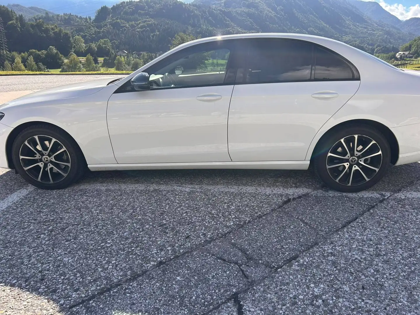 Mercedes-Benz E 200 Avantgarde W213 | Night-Paket | 18 Zoll | Apple CarPlay | Sitzheizung Weiß - 2