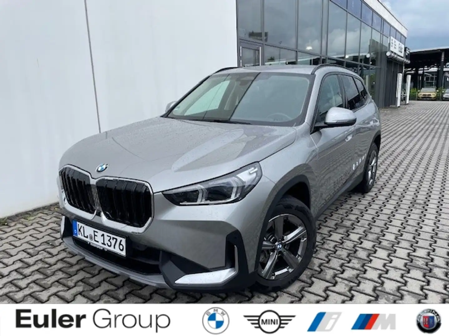 BMW X1 sDrive18i HUD AHK-klappbar AHK Navi Digitales Cock Silber - 1