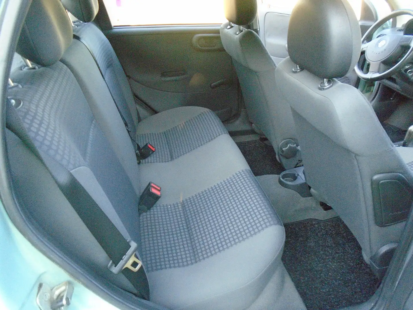 Opel Corsa Corsa 1.2 16V Elegance Grün - 2