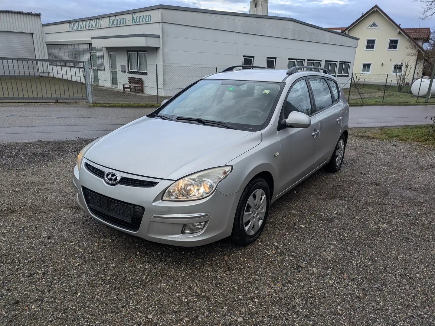 Hyundai i30 i30cw 1.6 CRDi Classic AT Papiere AHK WR Klimaauto Silber - 1