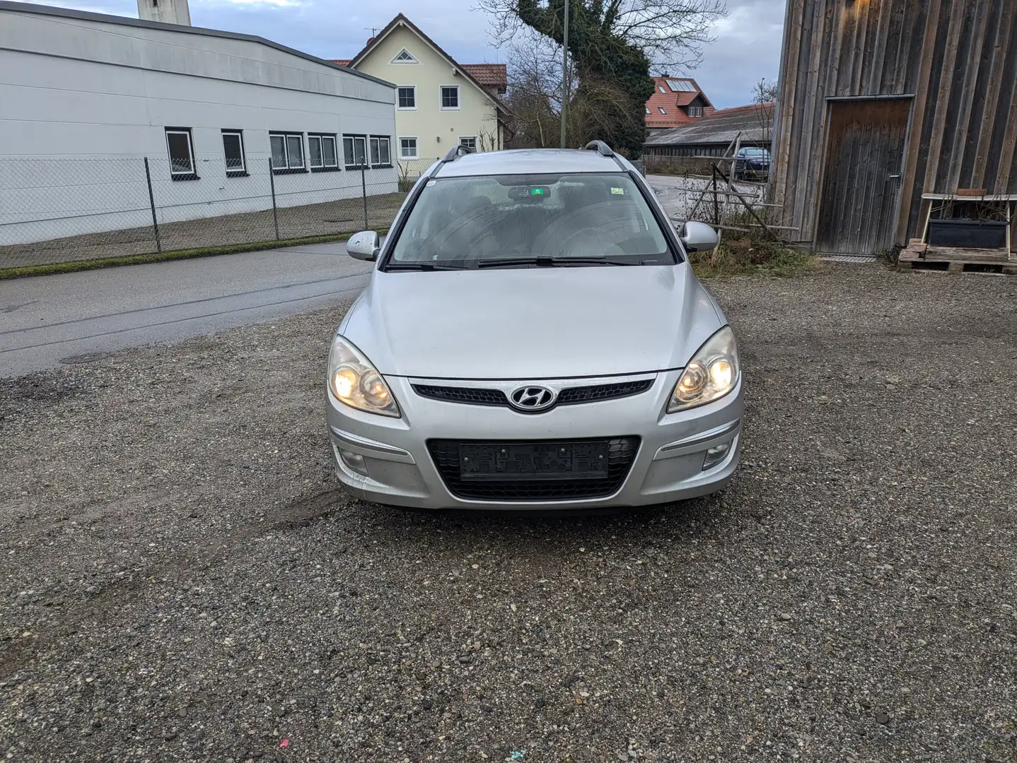Hyundai i30 i30cw 1.6 CRDi Classic AT Papiere AHK WR Klimaauto Silber - 2
