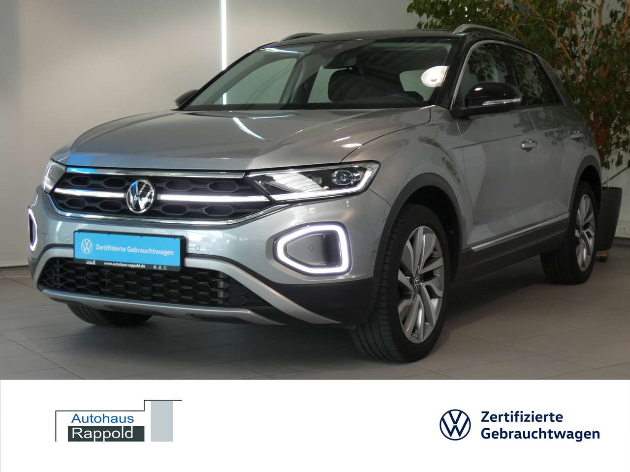 Volkswagen T-Roc 2022 — Style 1.5 TSI DSG ACC RFK PANO KEYLESS ACCESS IQ LIGHT IQ DRIVE AHK SOUNDSYSTEM APP CONNECT