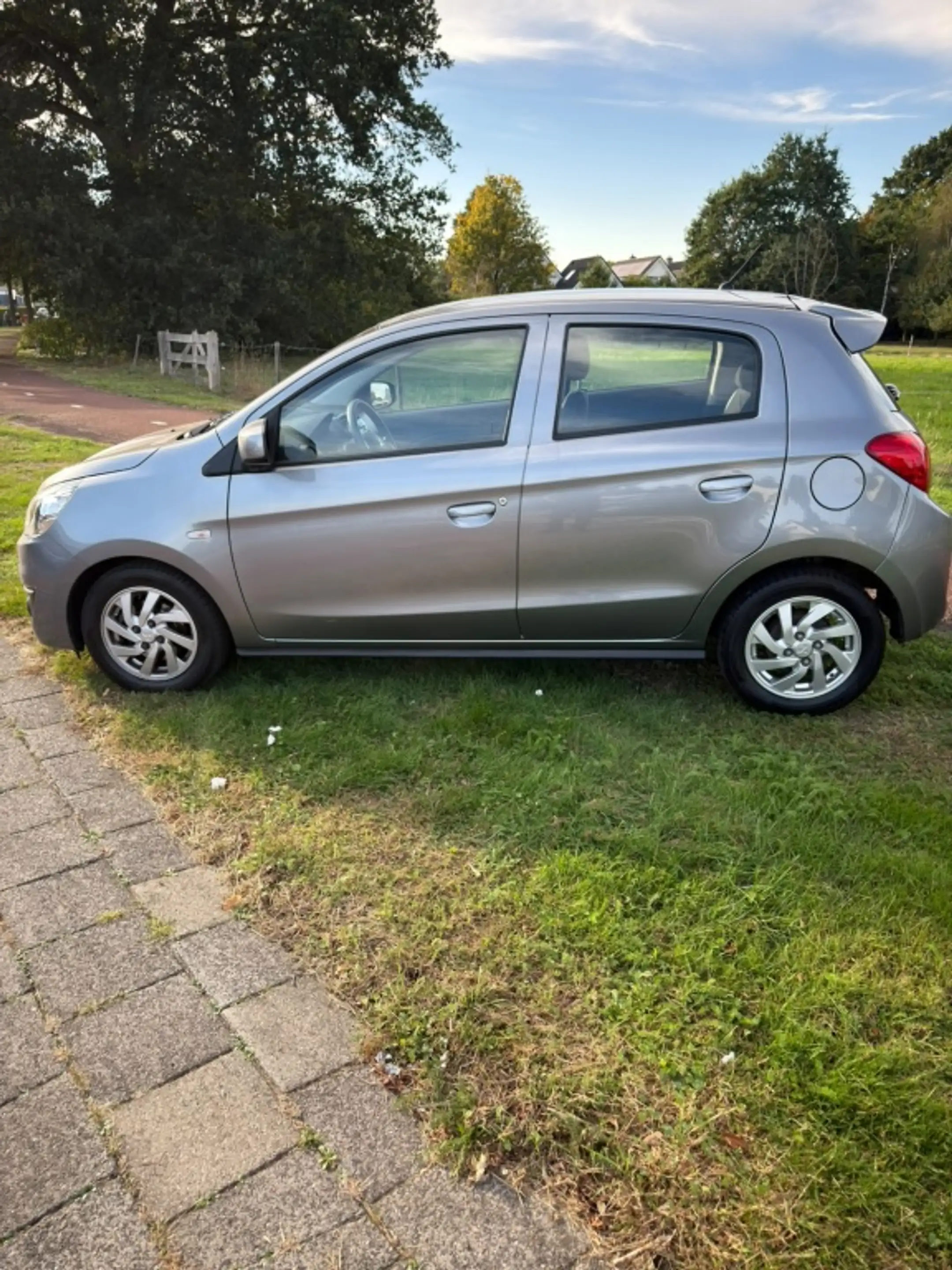 Mitsubishi Space Star 1.0 Cool+ — photo 3