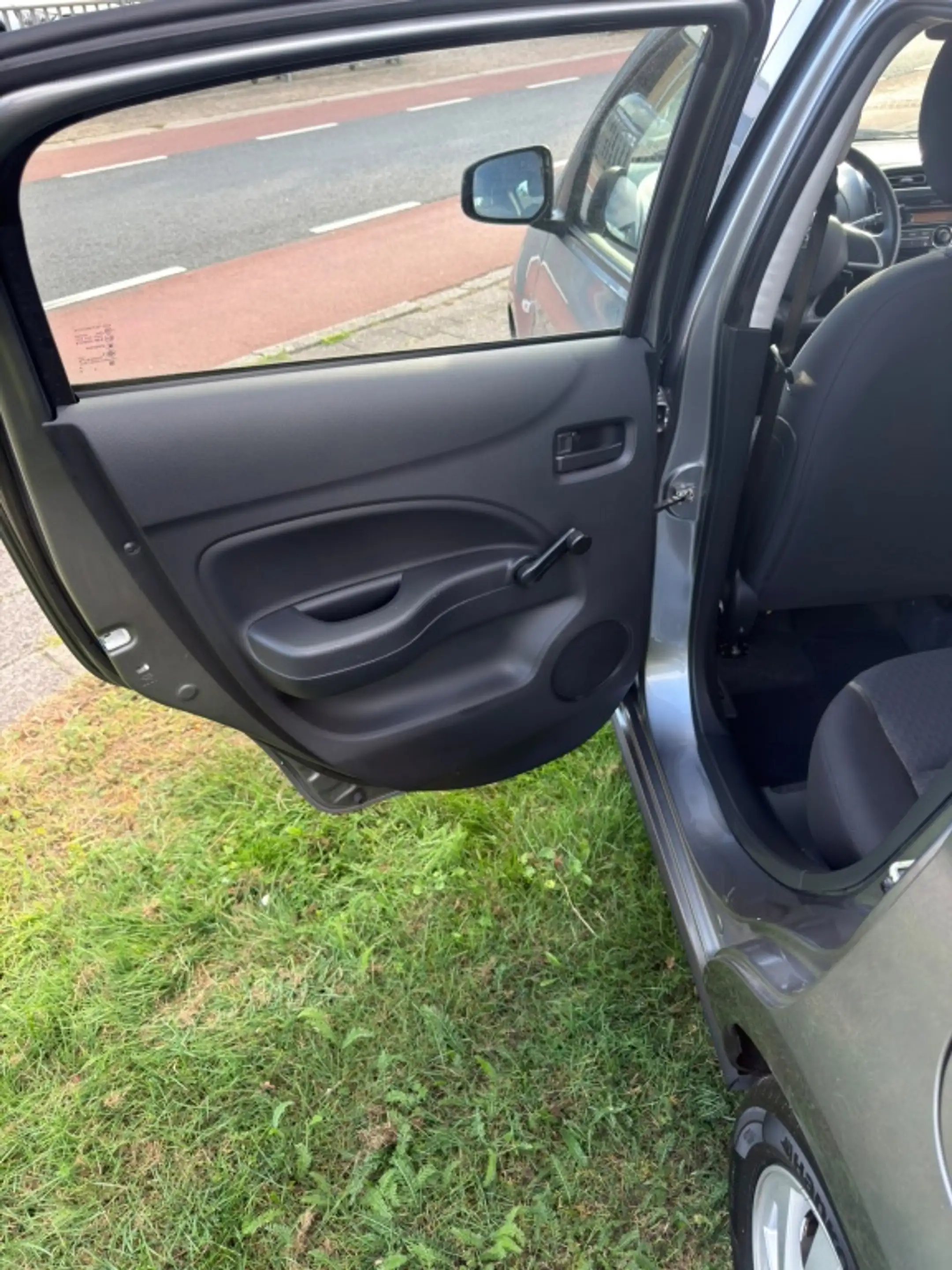 Mitsubishi Space Star 1.0 Cool+ — photo 12