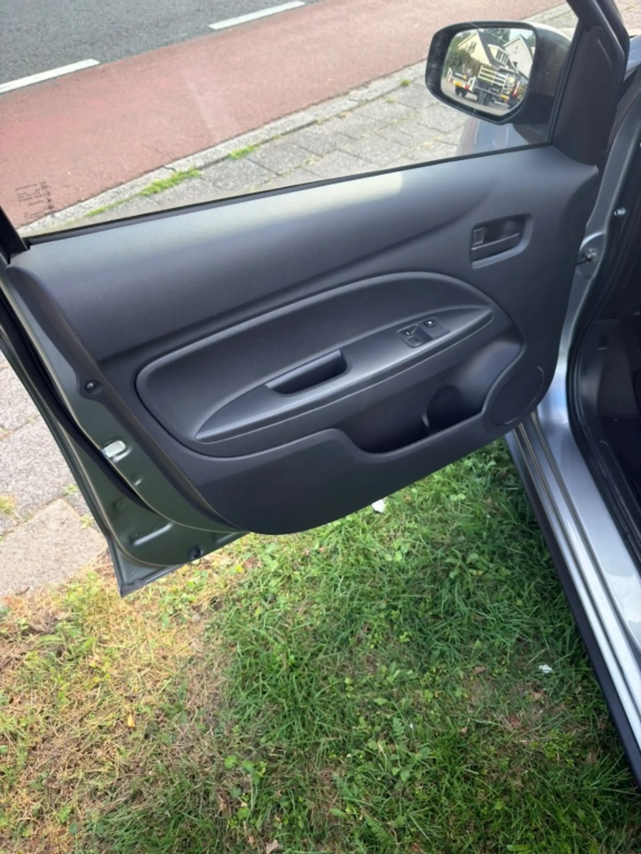 Mitsubishi Space Star 1.0 Cool+ — photo 8