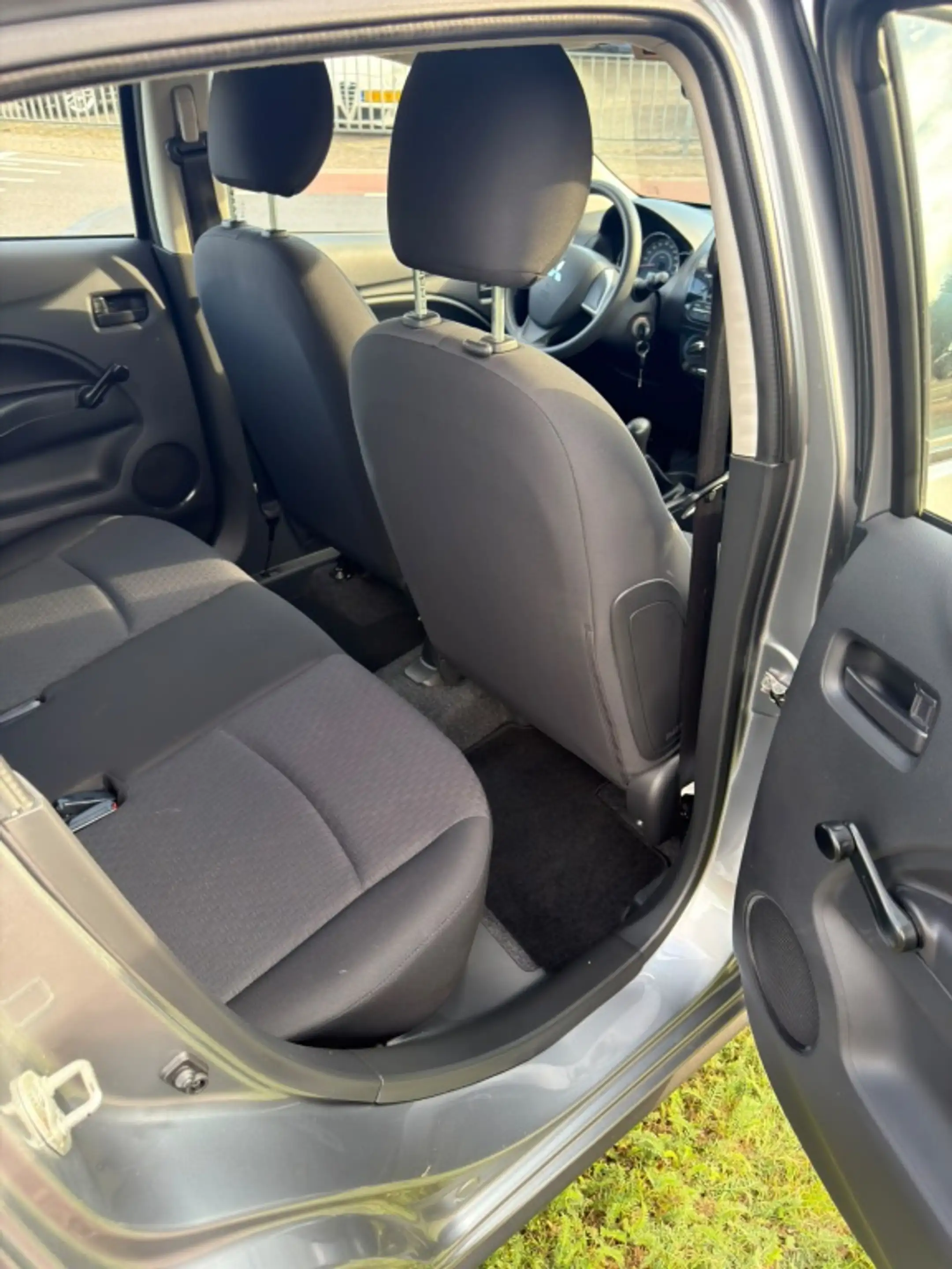 Mitsubishi Space Star 1.0 Cool+ — photo 15