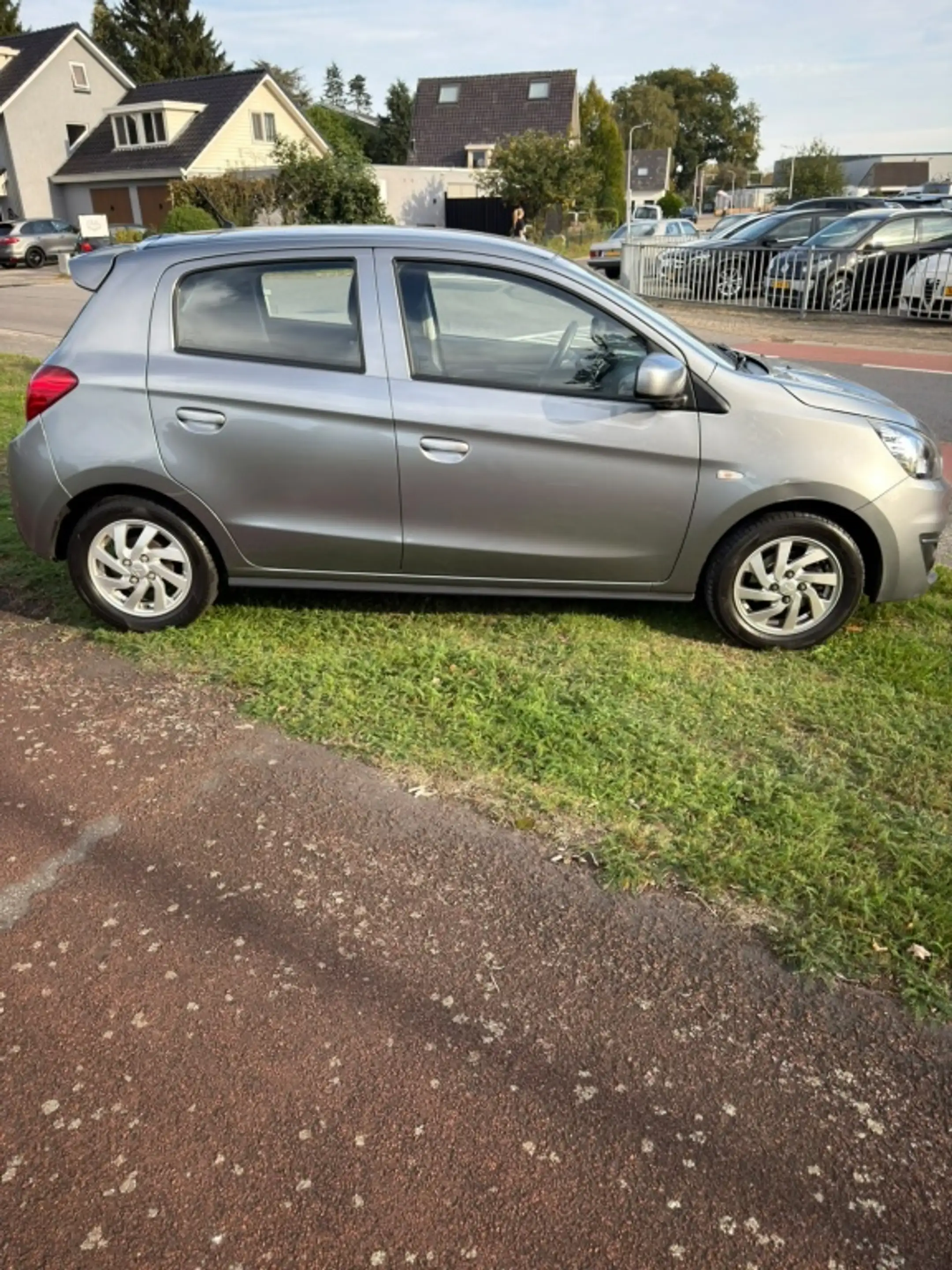 Mitsubishi Space Star 1.0 Cool+ — photo 5
